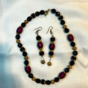 Purple/black necklace set